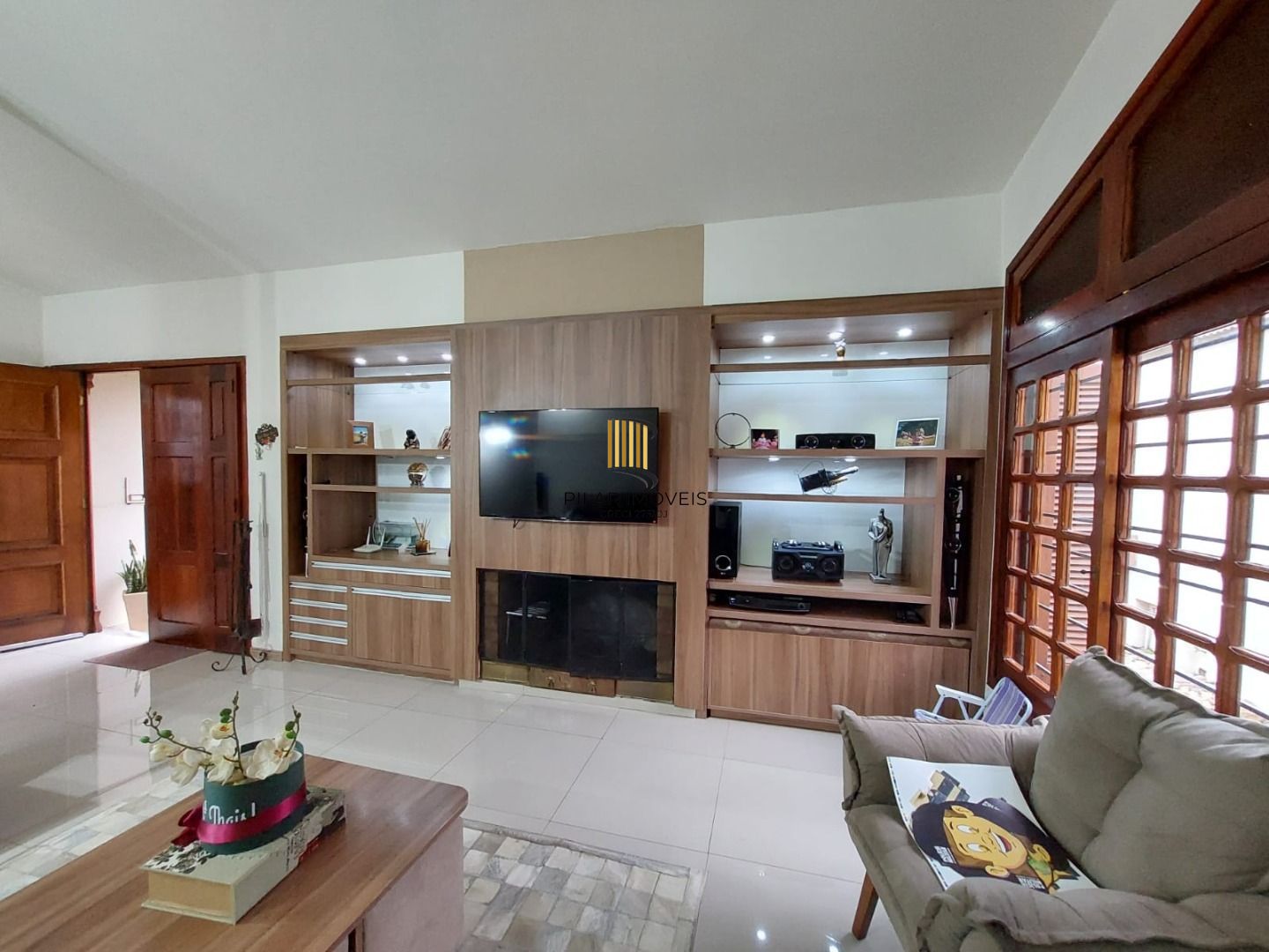 Casa com 3 dormitórios (1 sendo suíte)  por R$ 1.500.000,00 na Rua Tiradentes nº 180 - Centro - Santana do Livramento-RS