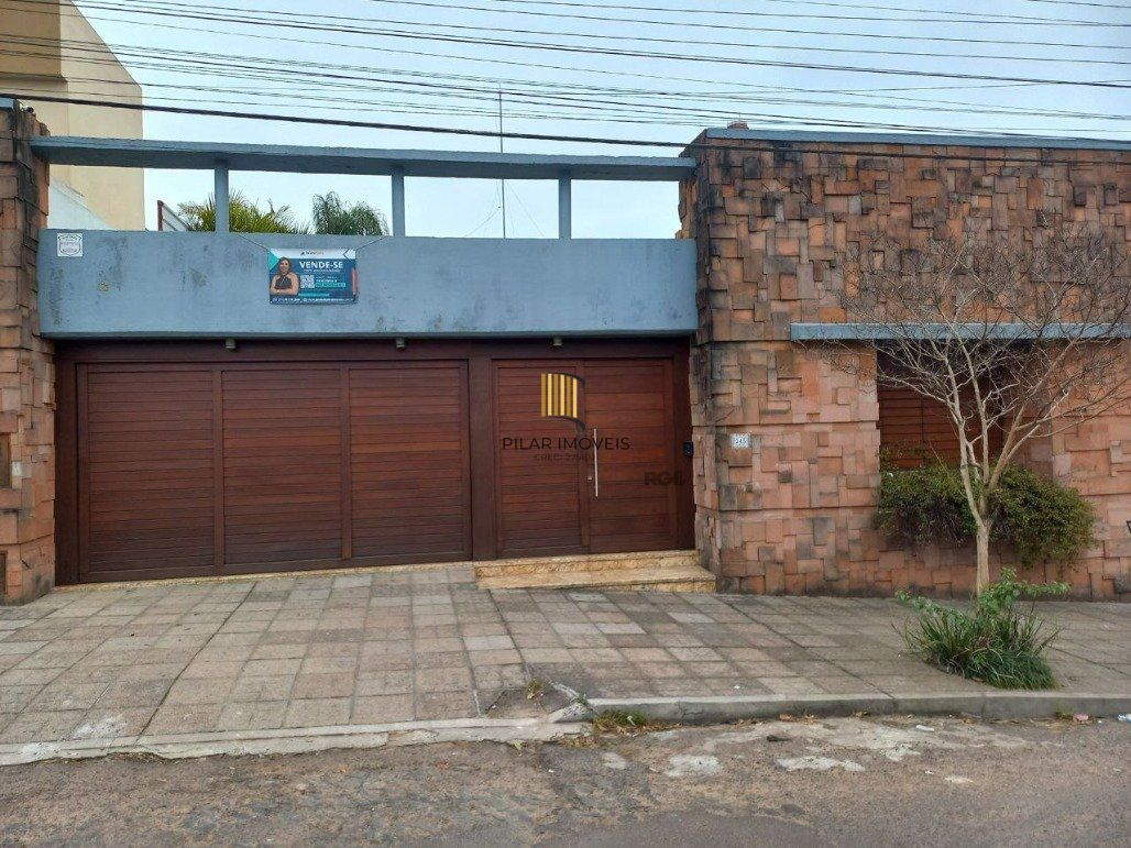Casa com 3 dormitórios (1 sendo suíte) por R$ 4.000.000,00 na Rua Antônio Fernandes da Cunha nº 245 - Centro- Santana do Livramento-RS