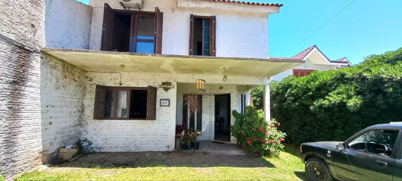 Casa com 2 dormitórios por R$ 690.000,00 na Rua Achiles Gazapina Costa nº 261