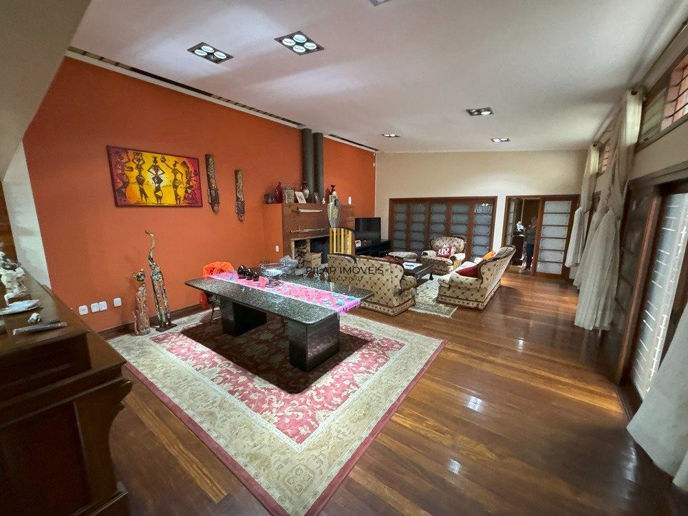 Casa com 3 dormitórios (1 sendo suíte) por R$ 4.000.000,00 na Rua Antônio Fernandes da Cunha nº 245 - Centro- Santana do Livramento-RS