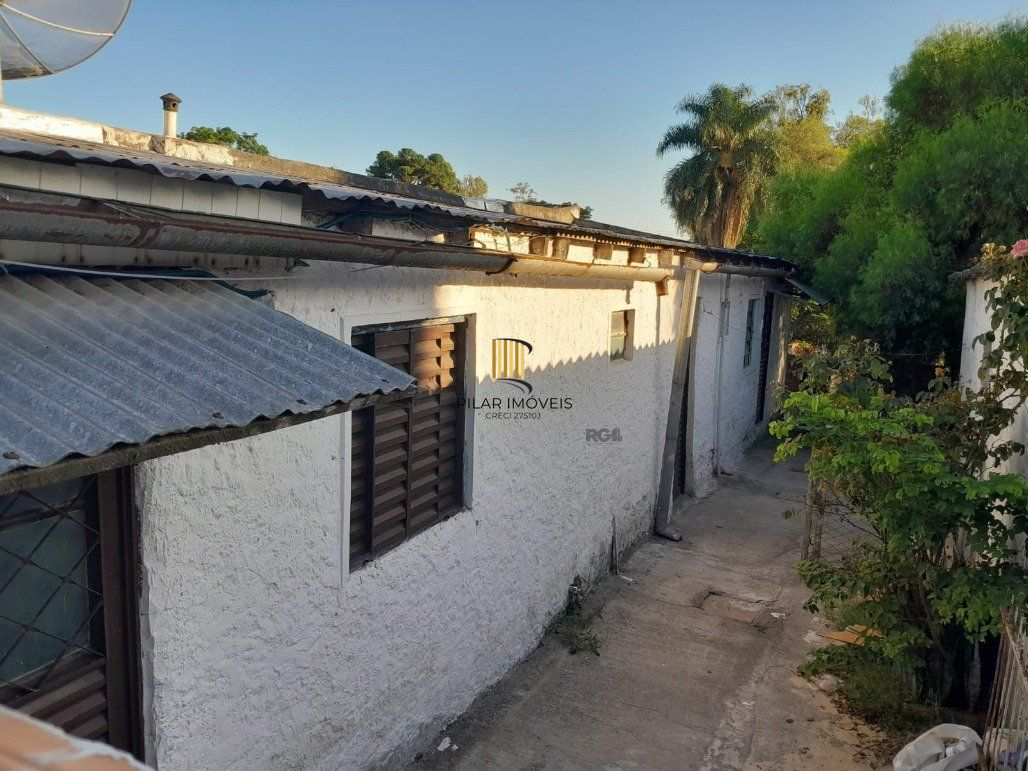 2 casas e 2 aptos próxima a Linha Divisória por R$ 1.100.000,00 na Rua Uruguai nº2290 -  Hidráulica - Santana do Livramento-RS