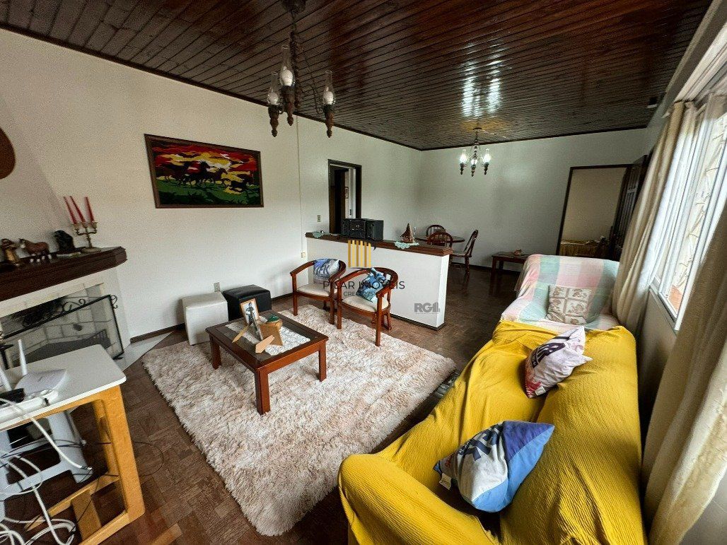 Casa de 2 andares com 5 dormitórios (1 sendo suíte) por R$ 1.500.000,00 na Rua Sergio Fuentes nº 1350 - Prado- Santana do Livramento-RS