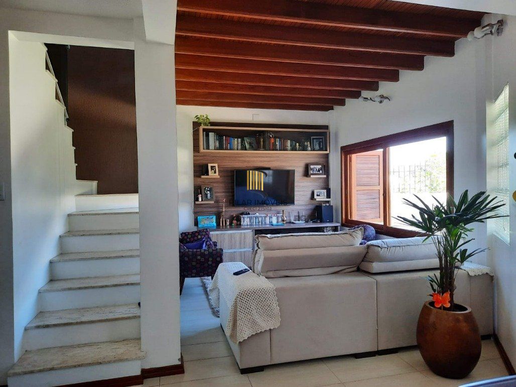 Casa com 3 dormitórios ( todos sendo suíte) por R$ 1.100.000,00 na Rua Luis Alberto Serralta nº 268 - Jardins - Santana do Livramento-RS