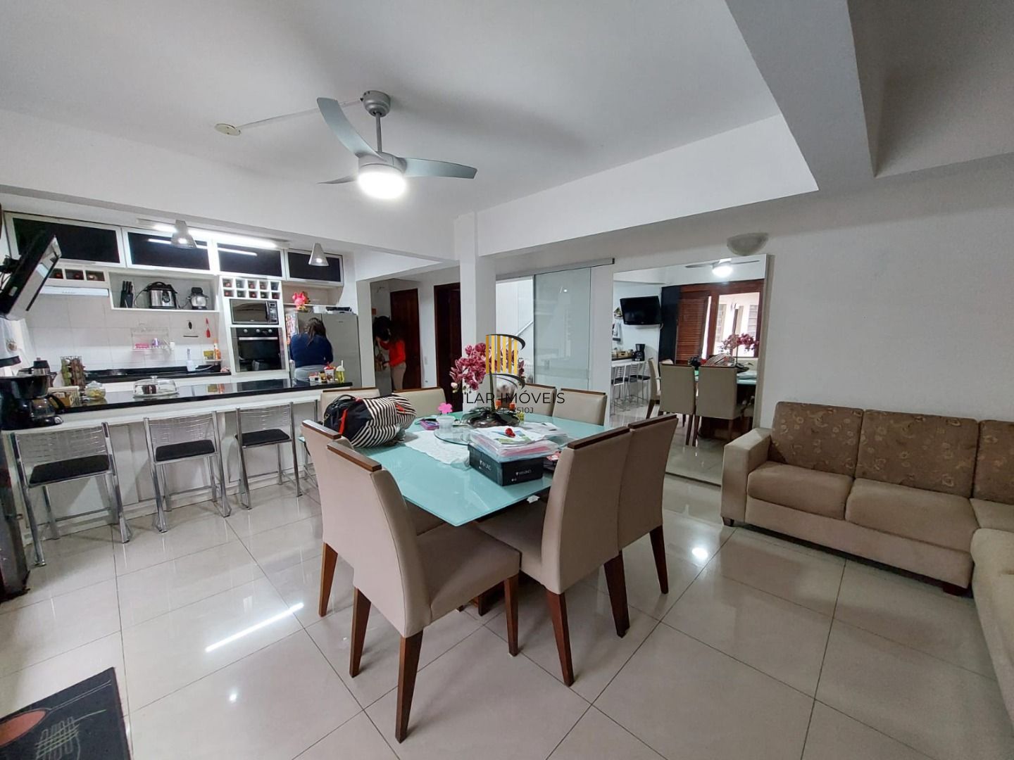Casa com 3 dormitórios (1 sendo suíte)  por R$ 1.500.000,00 na Rua Tiradentes nº 180 - Centro - Santana do Livramento-RS