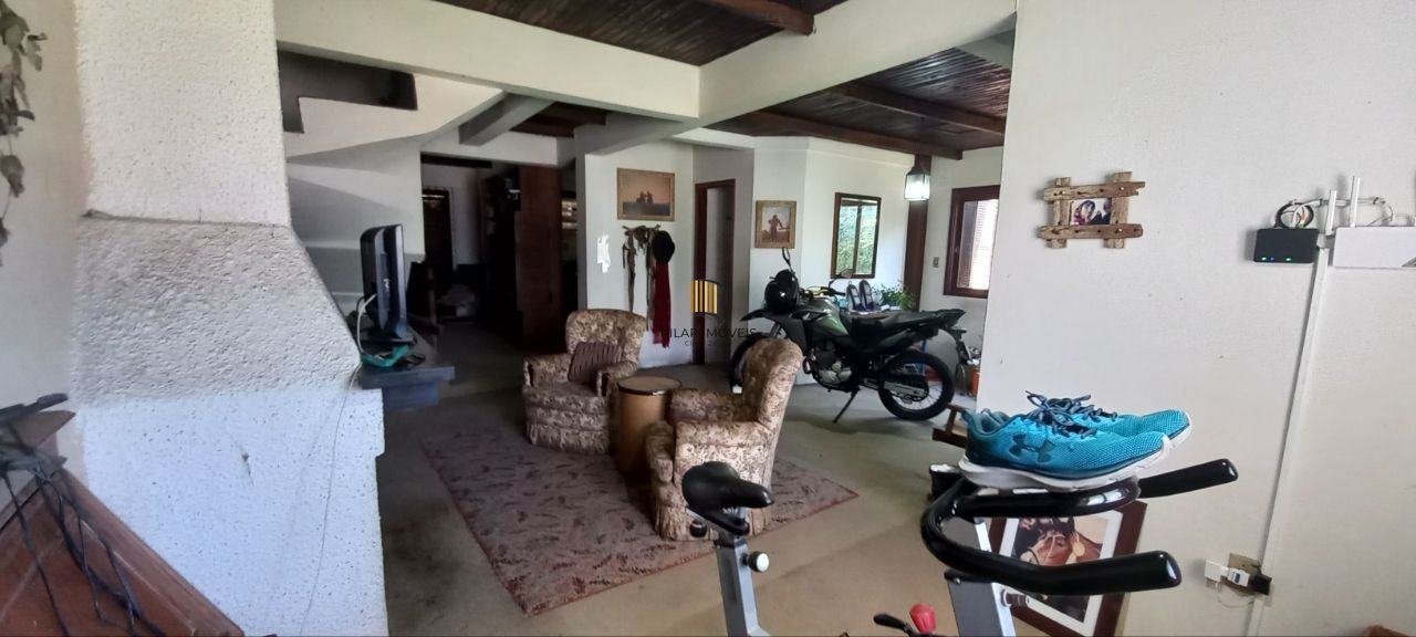 Casa com 2 dormitórios por R$ 690.000,00 na Rua Achiles Gazapina Costa nº 261