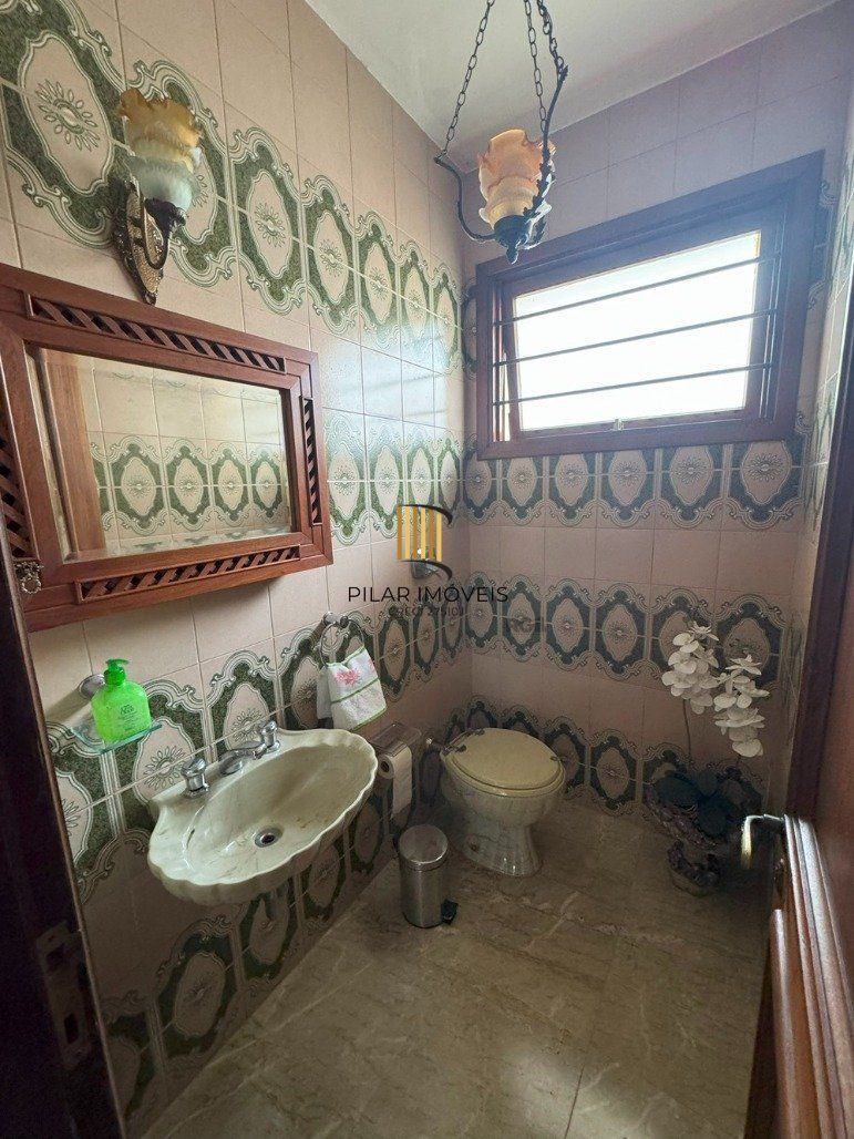 Casa com 4 dormitórios (1 sendo suíte) por R$ 2.800.000,00 na Rua Vasco Alves nº 1225- Centro- Santana do Livramento-RS