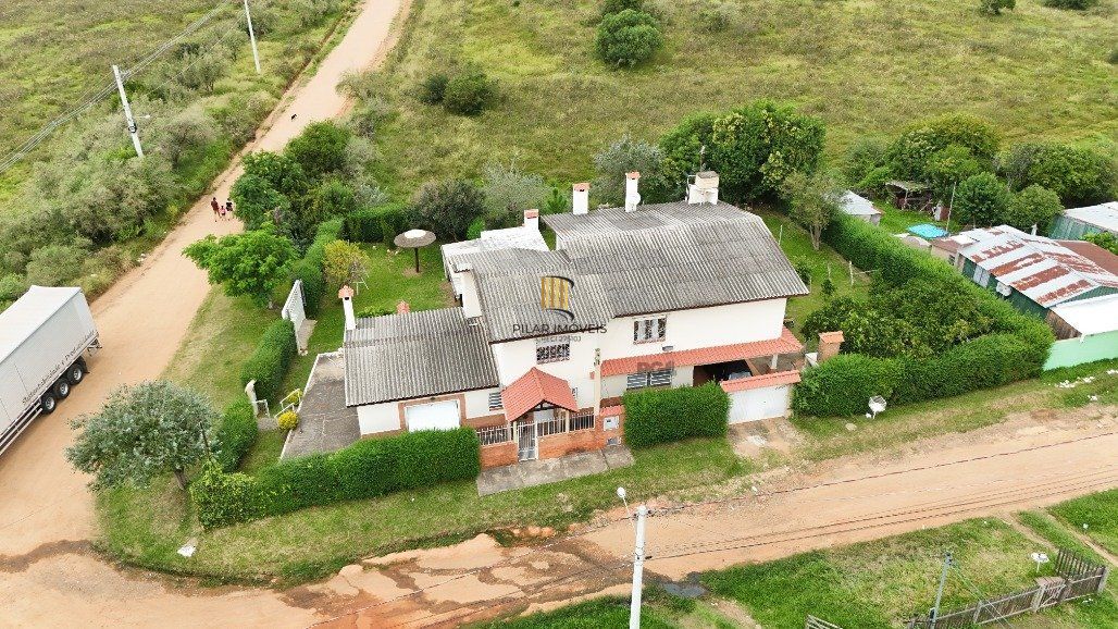 Casa de 2 andares com 5 dormitórios (1 sendo suíte) por R$ 1.500.000,00 na Rua Sergio Fuentes nº 1350 - Prado- Santana do Livramento-RS