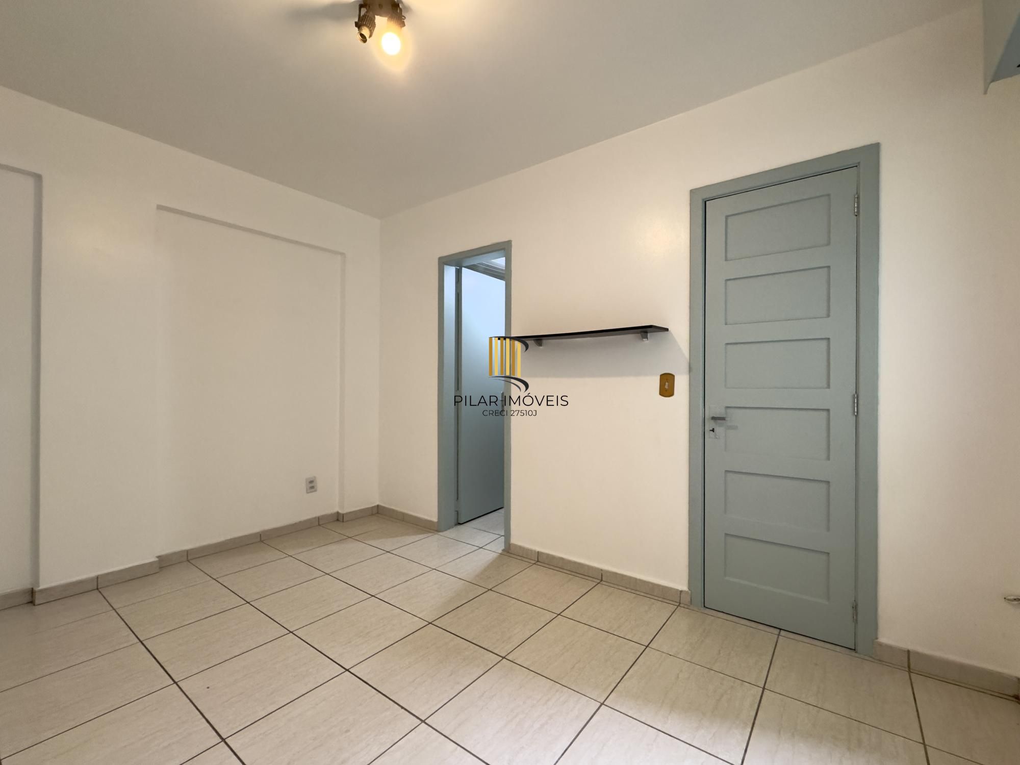 STUDIO DE 30 M² NO MIOLO DA CIDADE BAIXA