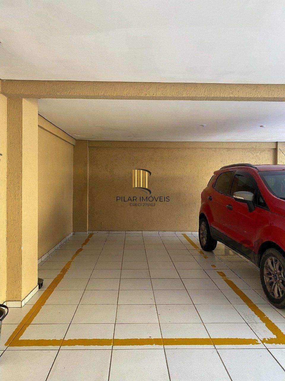 Apartamento com sacada, churrasqueira e vaga de garagem no Centro Histórico
