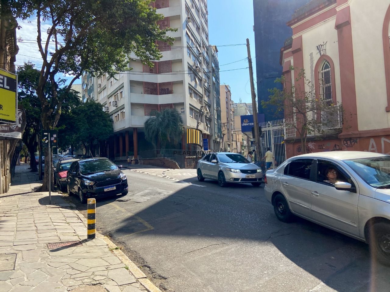 APARTAMENTO DE FRENTE, 1 DORMITÓRIO COM VAGA DE GARAGEM NA DUQUE