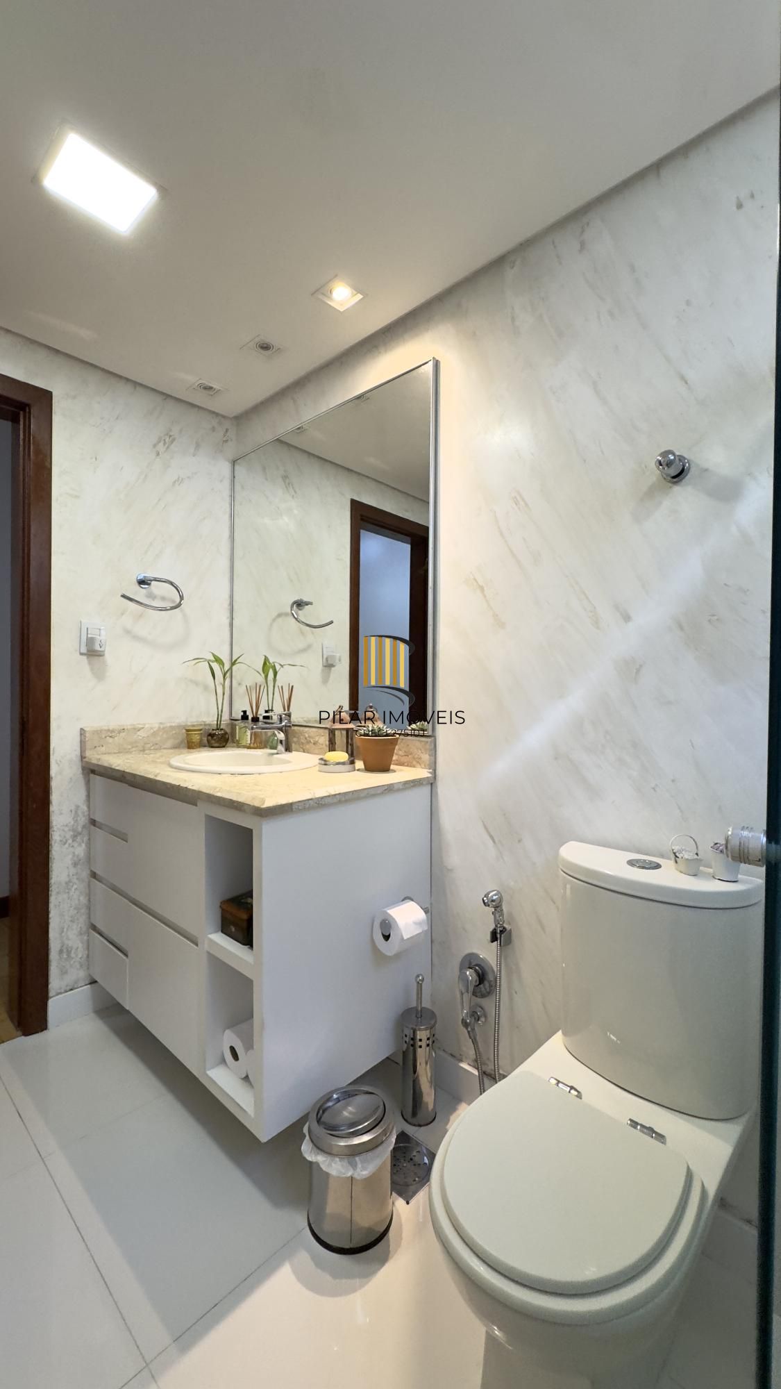 APARTAMENTO 2 DORMITÓRIOS SUPER CHARMOSO NO BAIRRO CENTRO HISTÓRICO