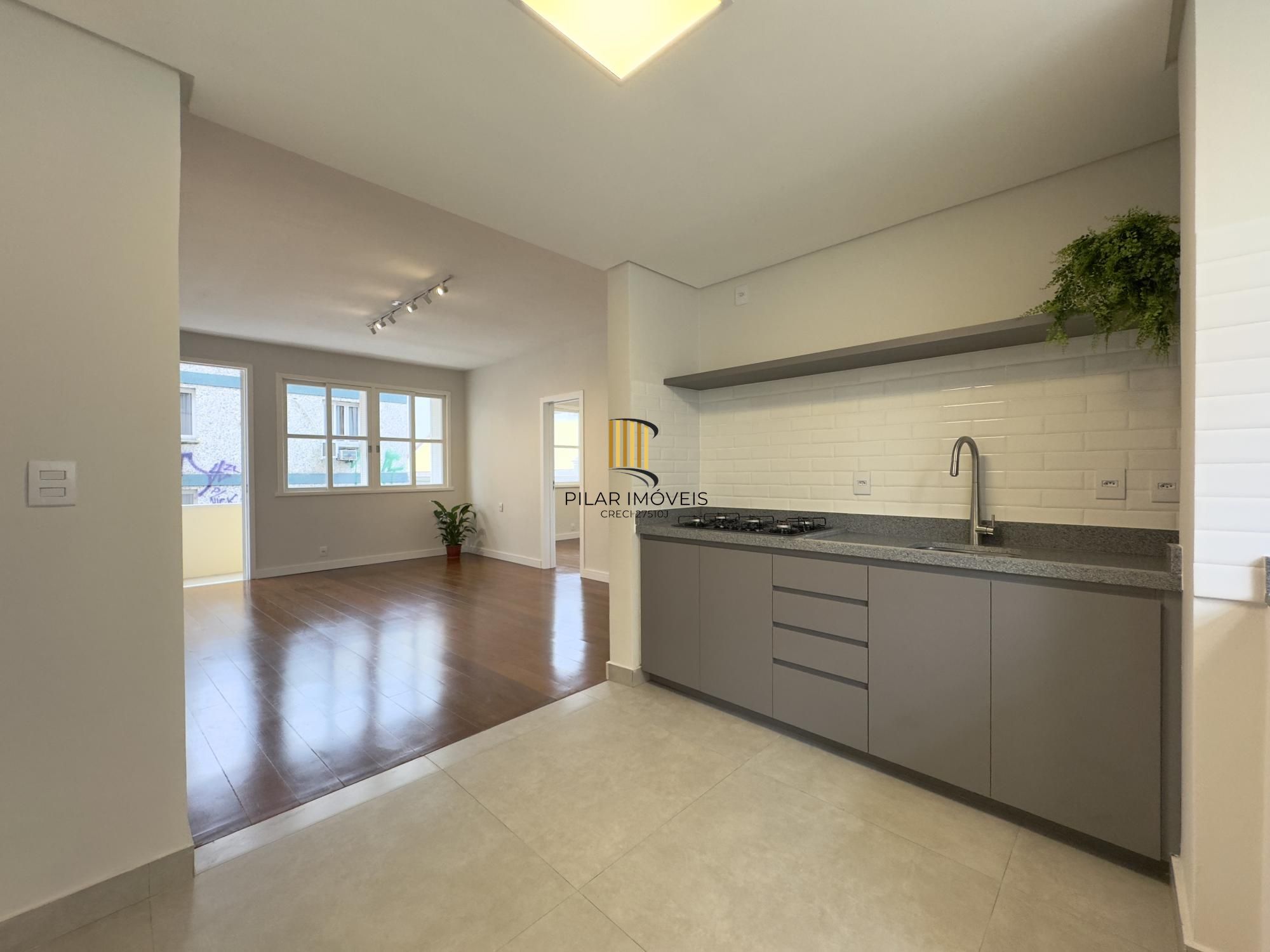 Apartamento reformado de 103m², 3 dormitórios, sendo 1 suíte no Centro Histórico