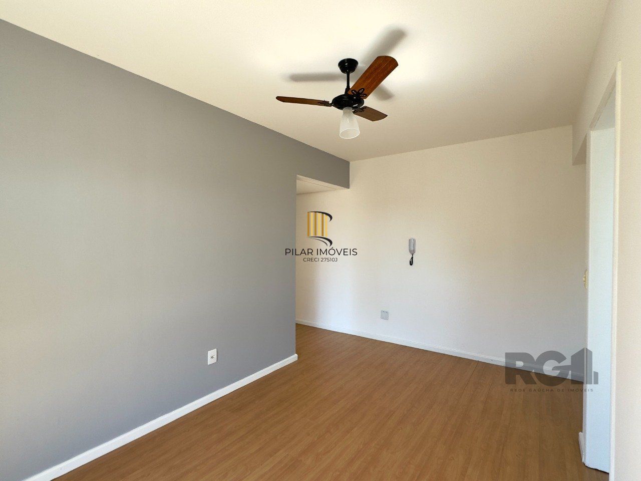 APARTAMENTO 1 DORMITÓRIO EM ANDAR ALTO COM VISTA PARA GUAÍBA NO CENTRO HISTÓRICO
