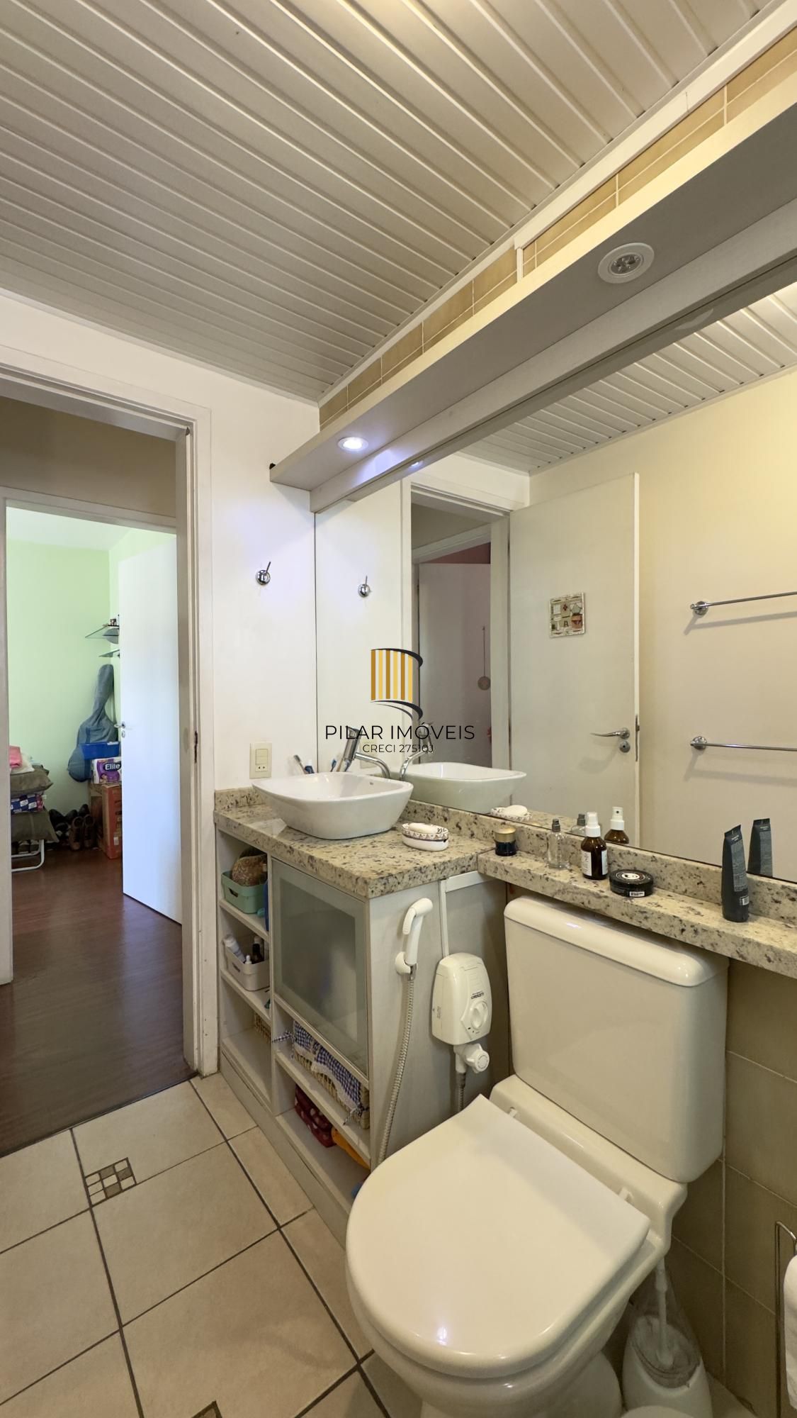 Apartamento 2 dormitórios com sacada e vaga de garagem próximo à PUCRS