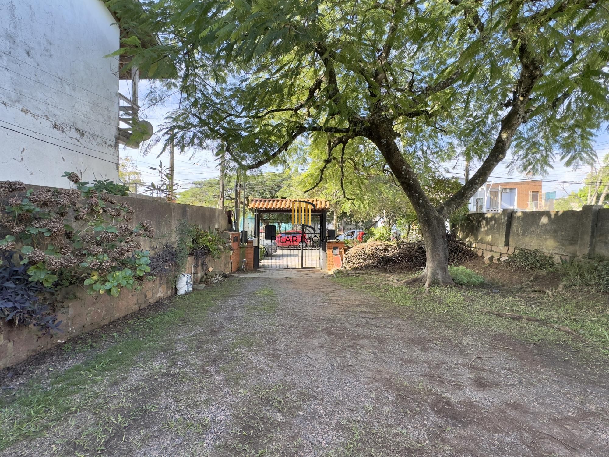 Casa 2 dormitórios no bairro Camaquã