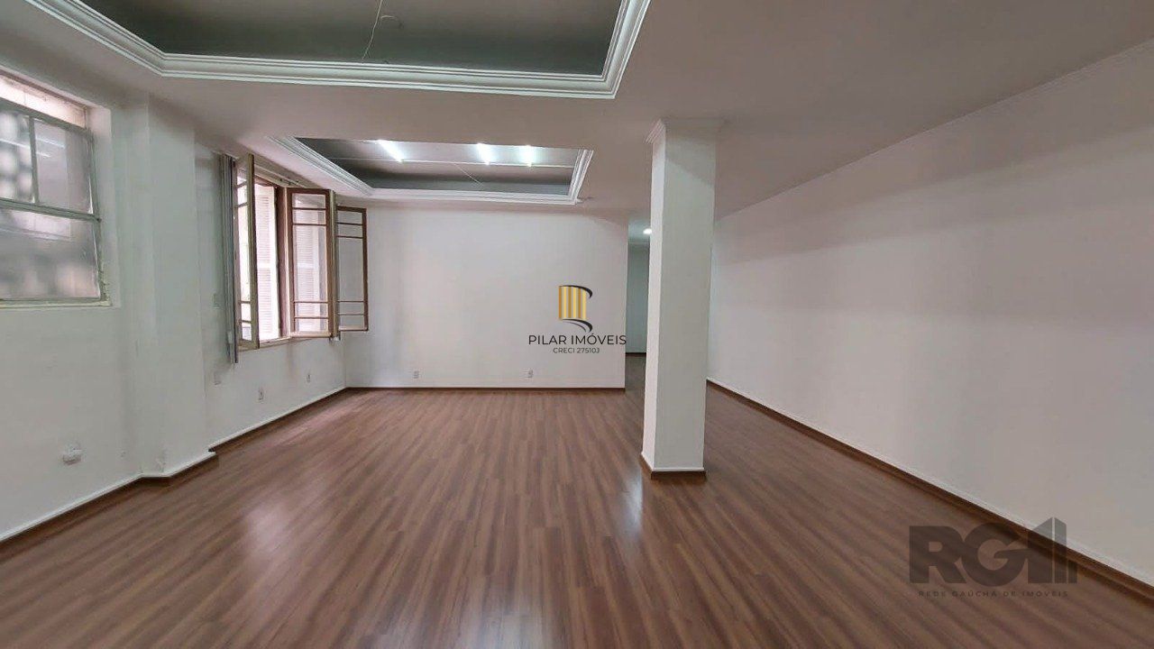 Apartarmento amplo 2 dormitórios em região comercial no Centro Histórico