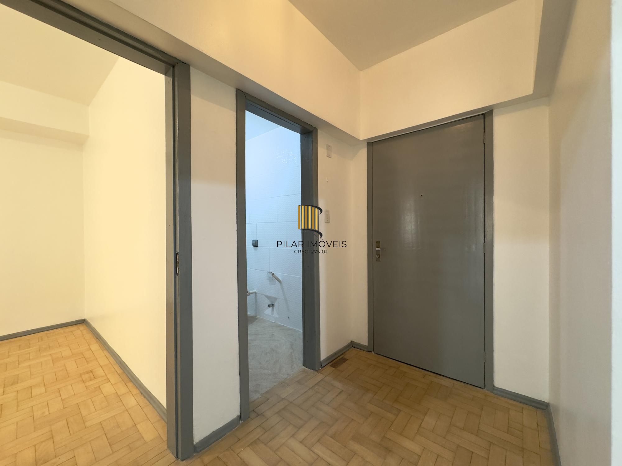 Apartamento 1 dormitório reformado no coração do Centro Histórico