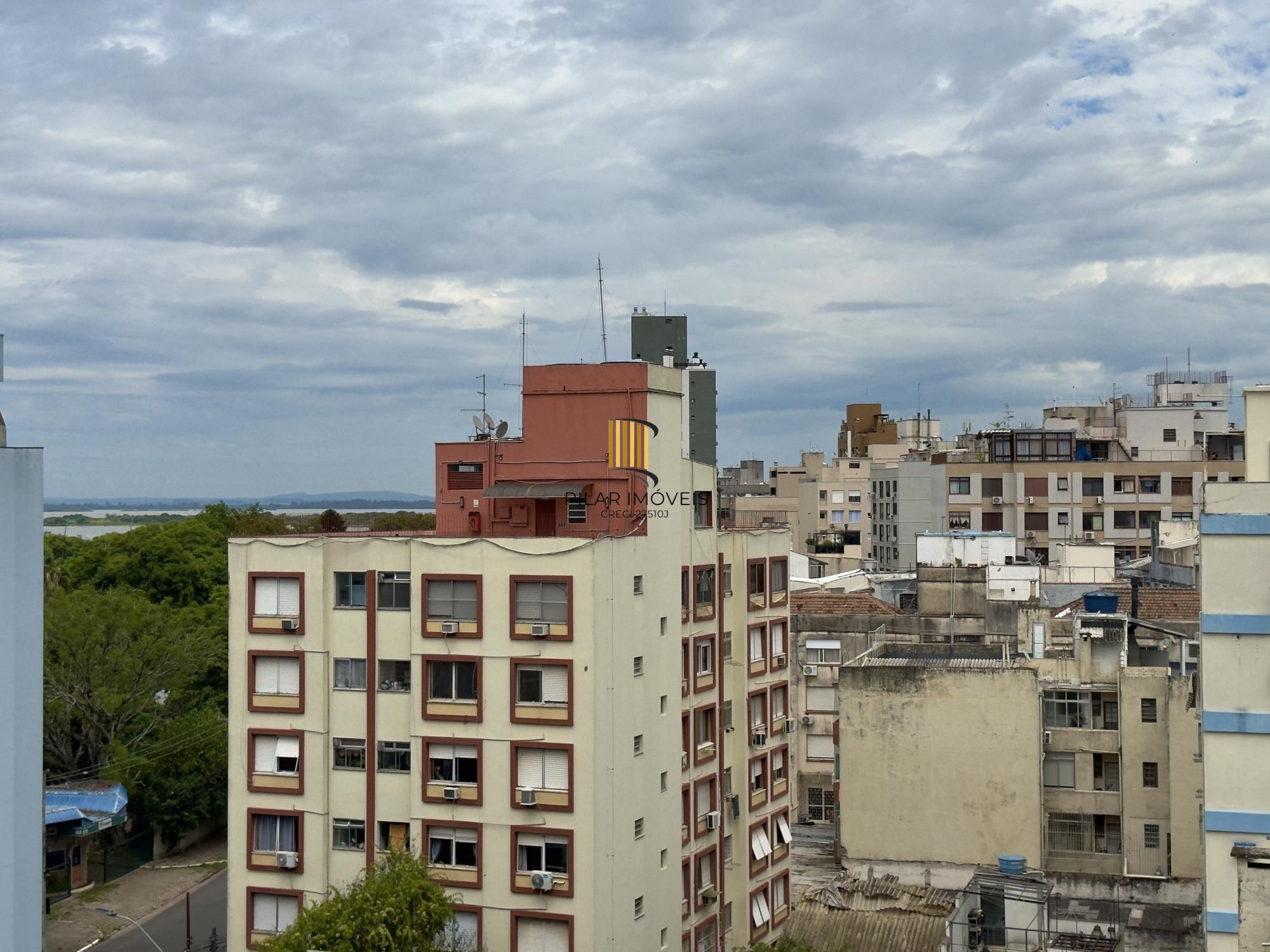 Apartamento 1 dormitório com vista para o Guaíba no Centro Histórico