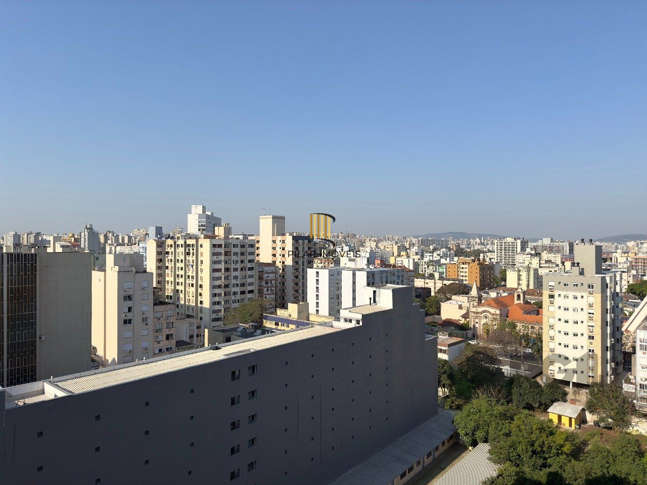 APARTAMENTO 1 DORMITÓRIO COM CHURRASQUEIRA E GARAGEM NO CENTRO HISTÓRICO