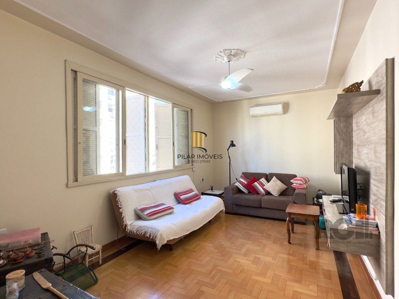 APARTAMENTO 3 DORMITÓRIOS, DE FRENTE E REFORMADO, NO CENTRO HISTÓRICO