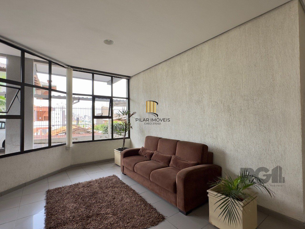 APARTAMENTO 2 DORMITÓRIOS, DE FRENTE, COM VAGA DE GARAGEM NO JARDIM BOTÂNICO
