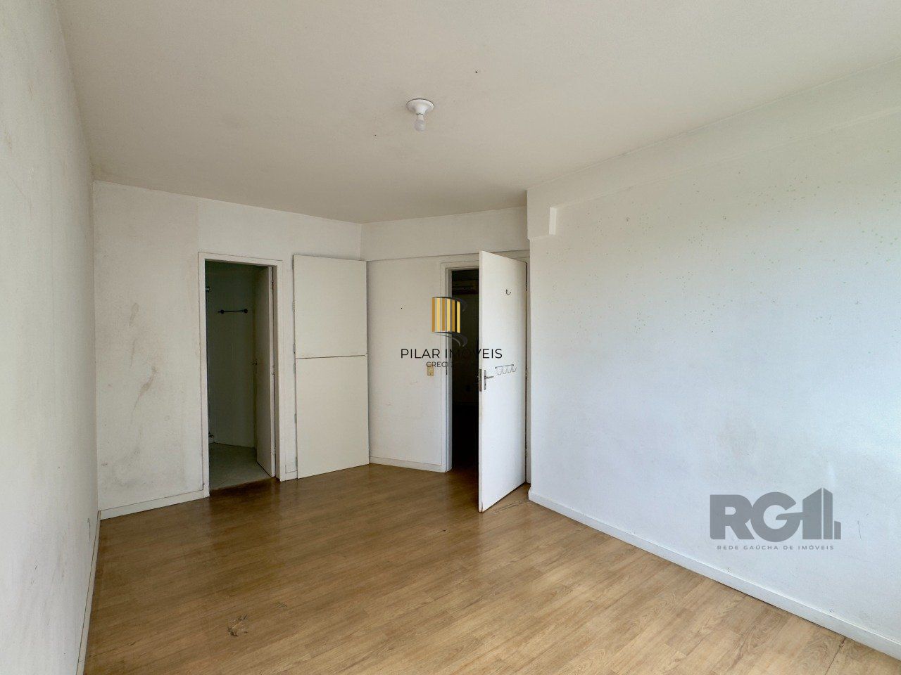 APARTAMENTO 1 DORMITÓRIO DE FRENTE NO CENTRO HISTÓRICO