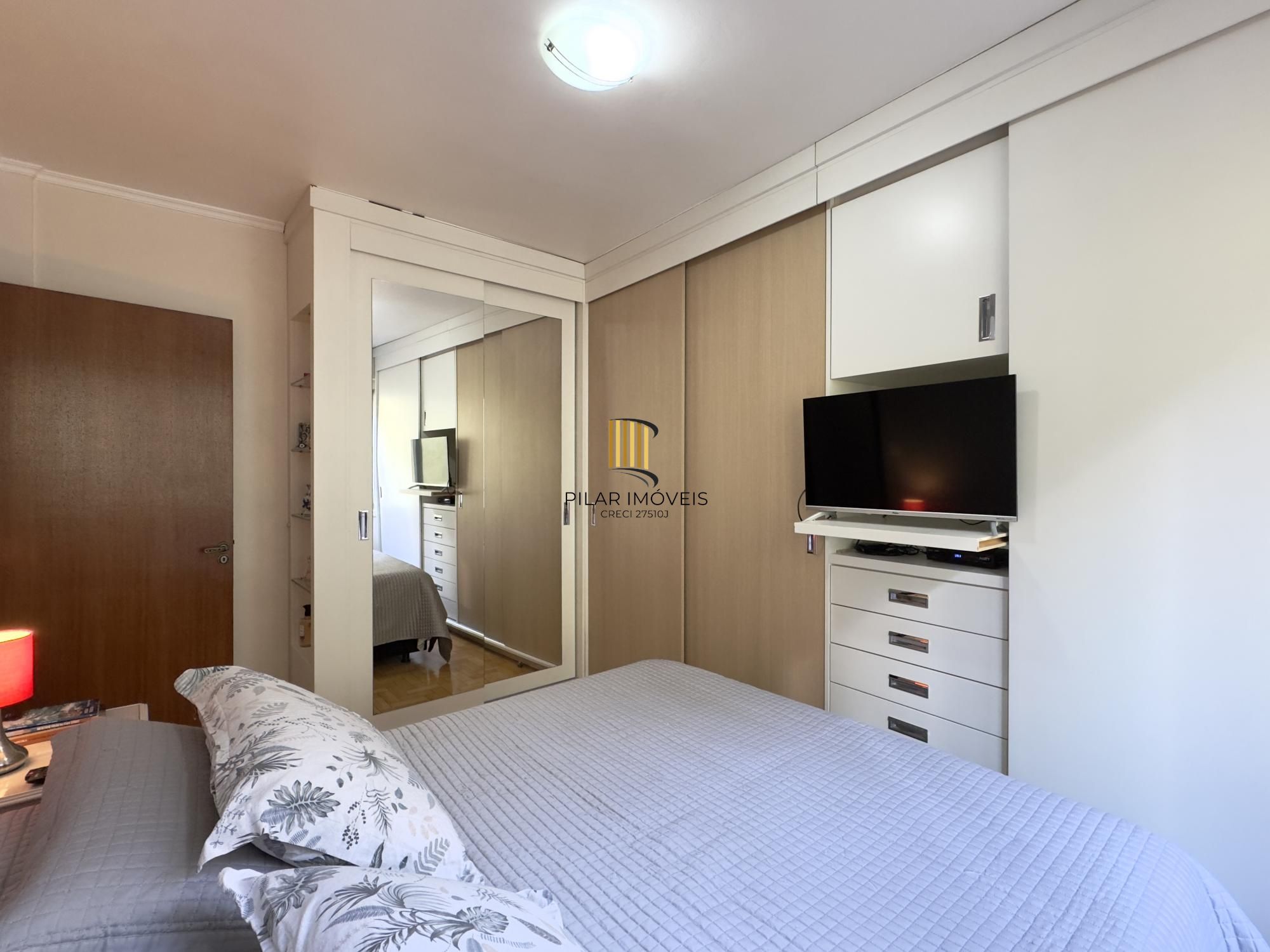 APARTAMENTO 2 DORMITÓRIOS SUPER CHARMOSO NO BAIRRO CENTRO HISTÓRICO