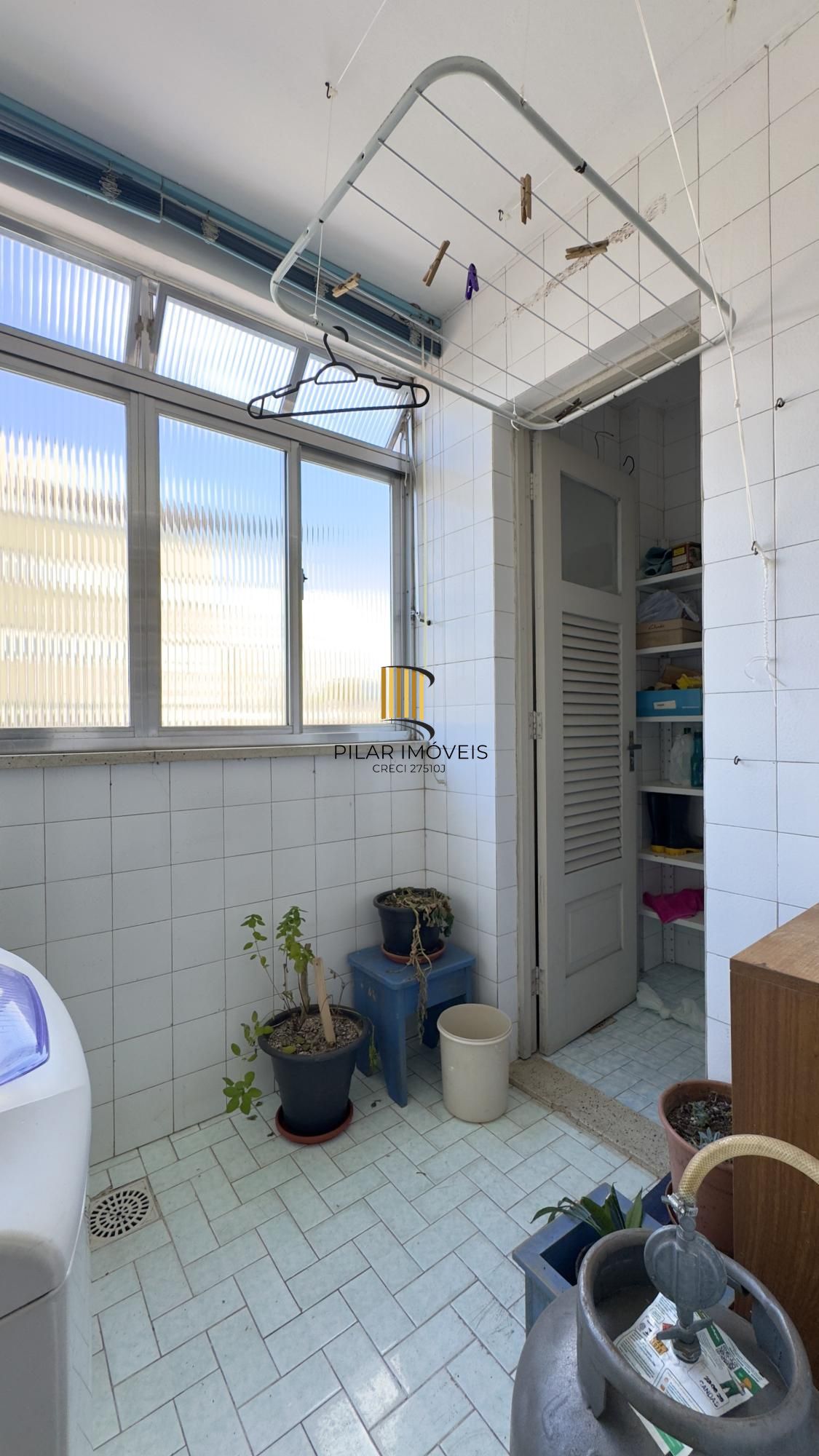 Apartamento amplo de 2 dormitório ao lado do Mãe de Deus e próximo da Orla