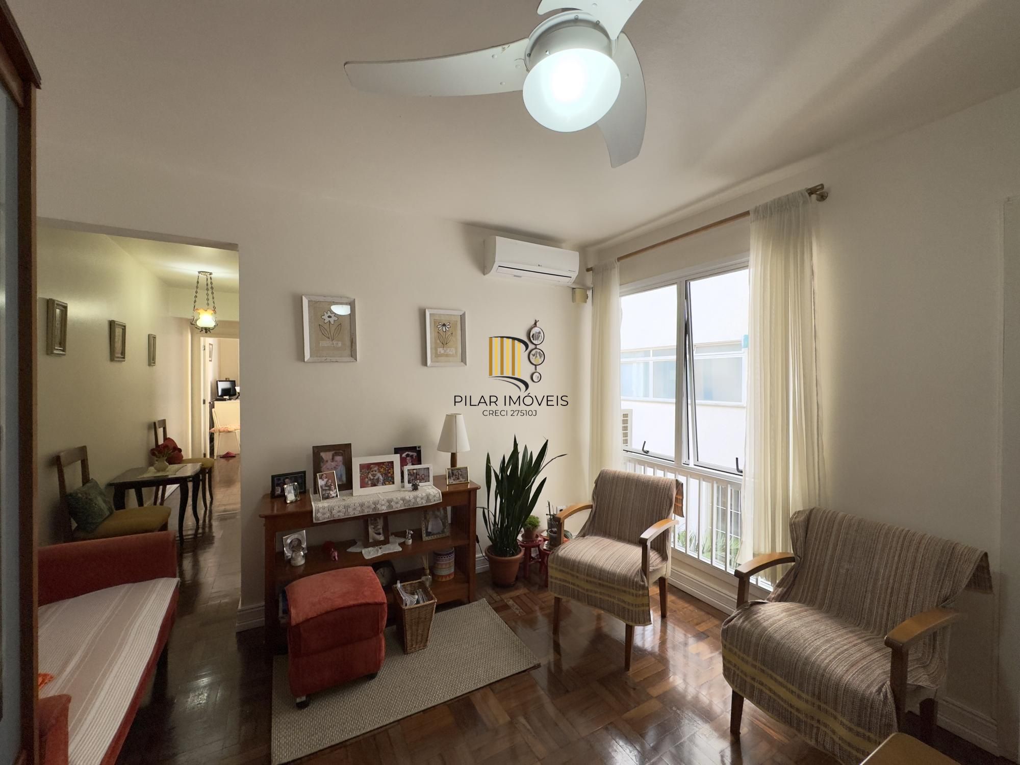APARTAMENTO 2 DORMITÓRIOS COM PEÇAS AMPLAS NO CENTRO HISTÓRICO