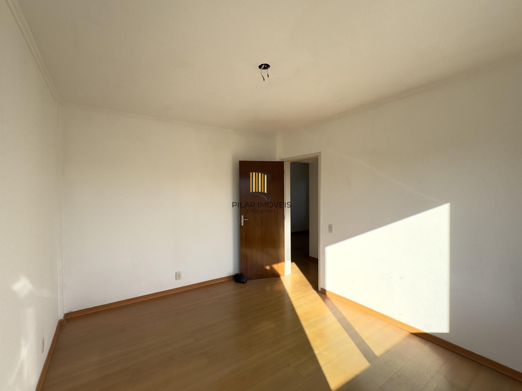 APARTAMENTO 2 DOMRITÓRIO DE FRENTE COM ÓTIMA ORIENTAÇÃO SOLAR NO BAIRRO CRISTAL