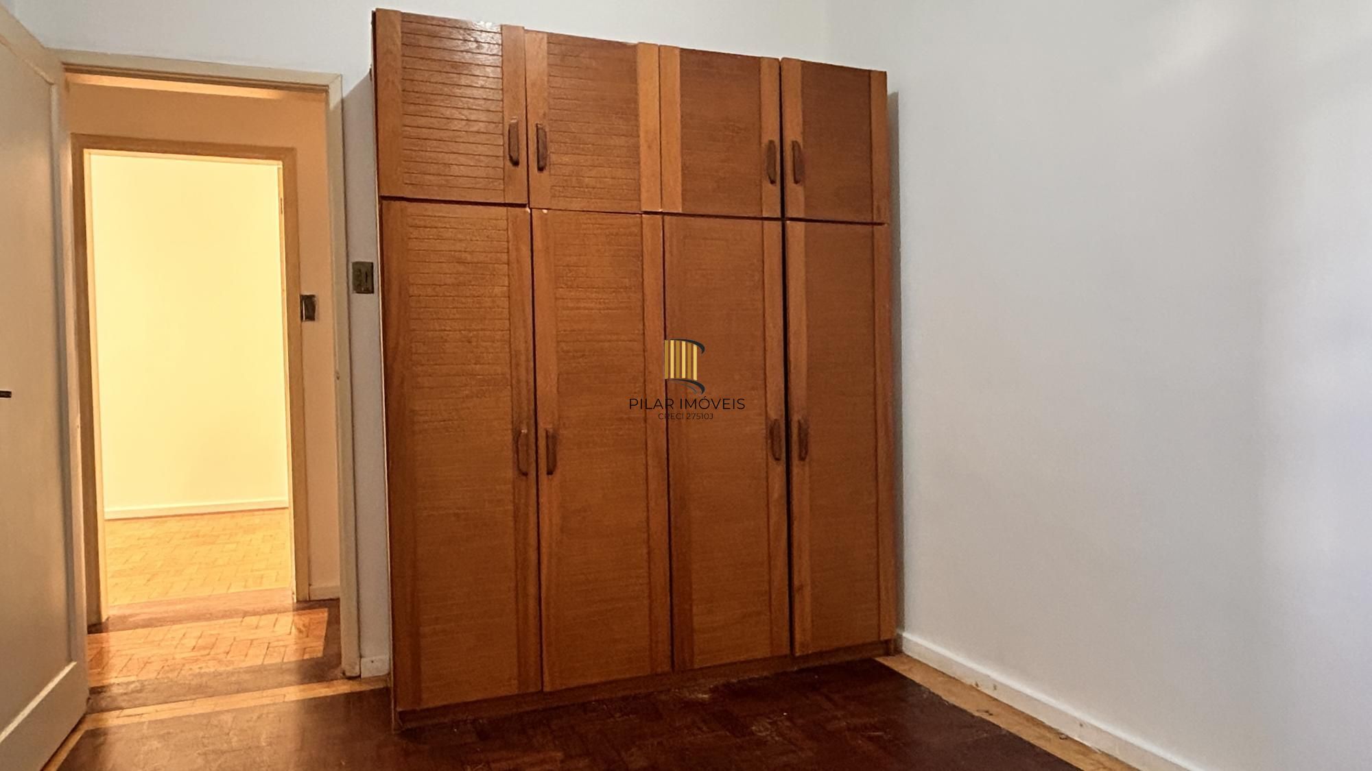 Apartamento 2 dormitórios com pátio