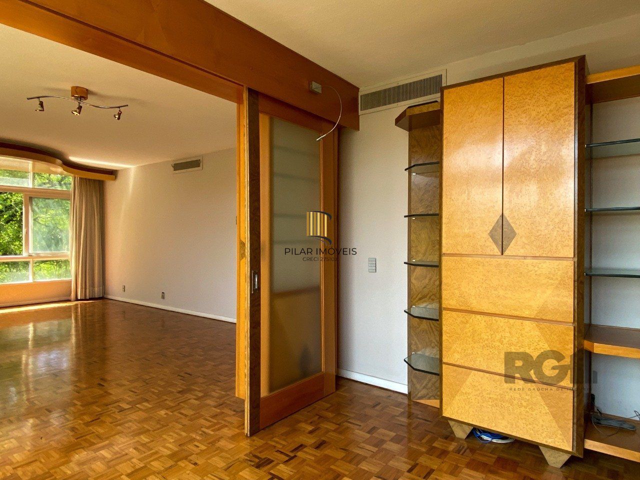 Apartamento com muito conforto e ótima iluminação no Moinhos de Vento