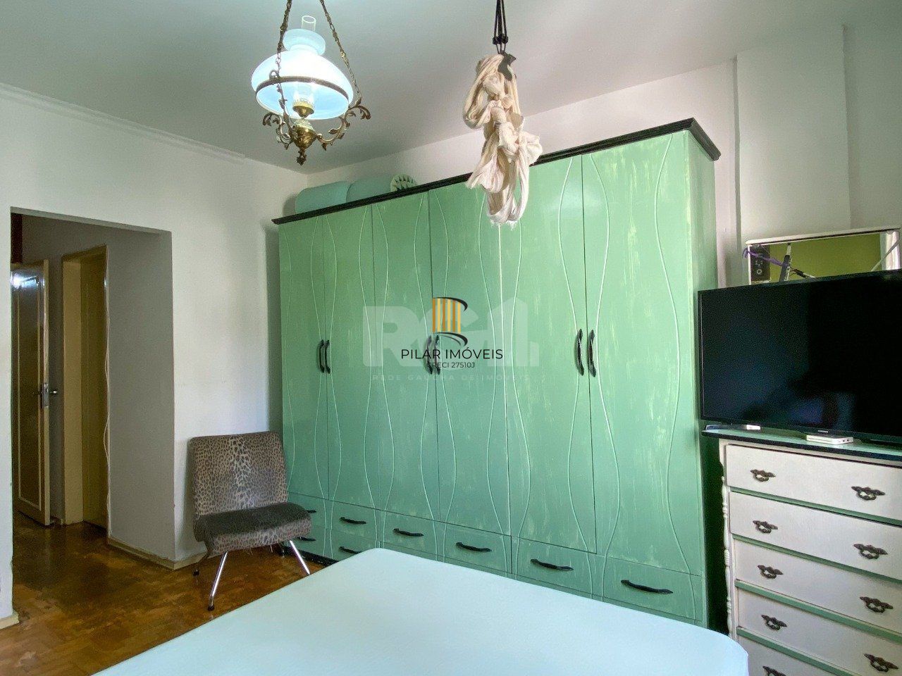 Apartamento 3 dormitórios, sendo 1 suíte, com 2 salas de estar, junto à Praça da Matriz