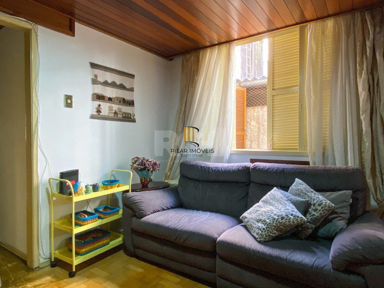 Apartamento 3 dormitórios, sendo 1 suíte, com 2 salas de estar, junto à Praça da Matriz