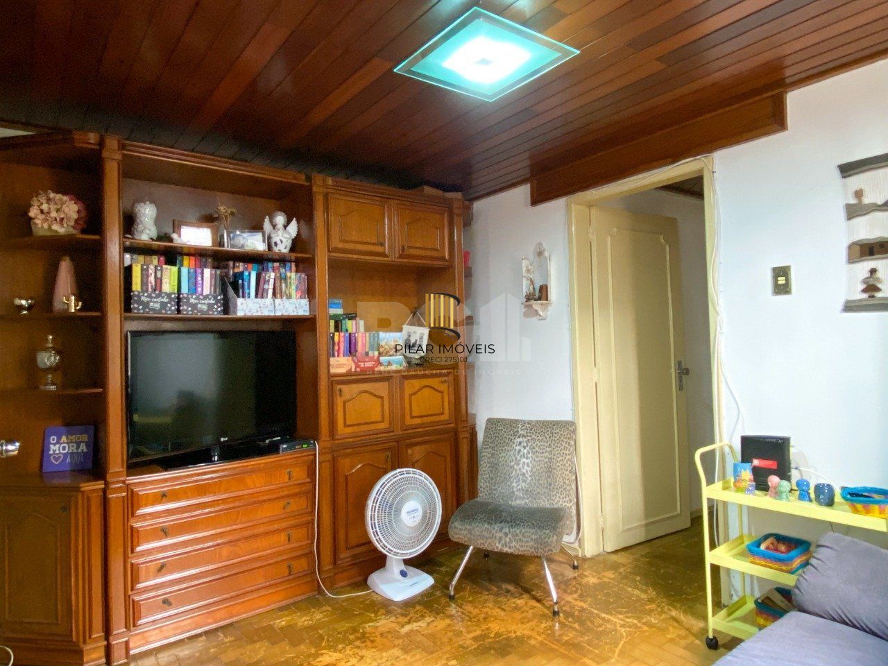 Apartamento 3 dormitórios, sendo 1 suíte, com 2 salas de estar, junto à Praça da Matriz