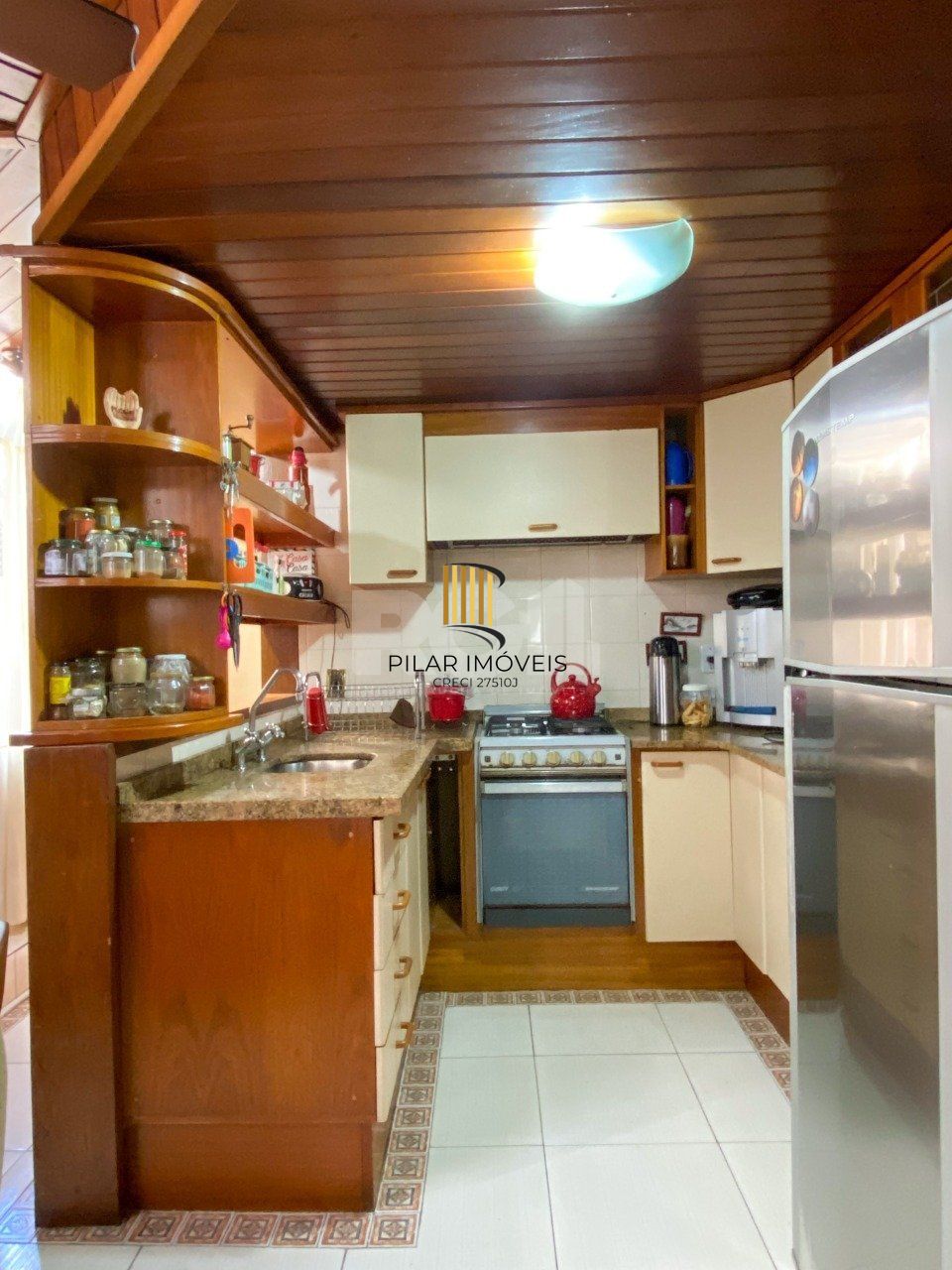 Apartamento 3 dormitórios, sendo 1 suíte, com 2 salas de estar, junto à Praça da Matriz