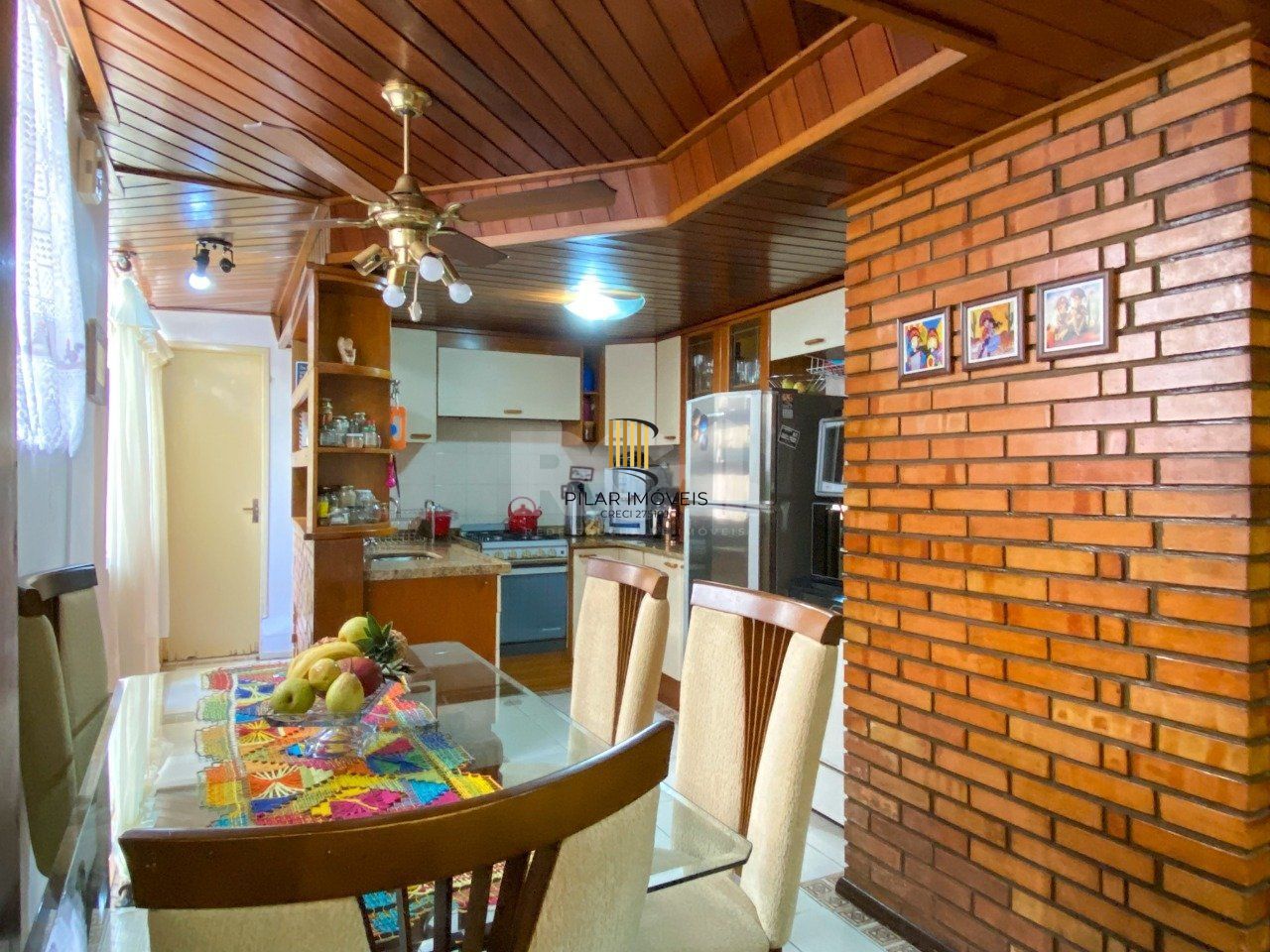 Apartamento 3 dormitórios, sendo 1 suíte, com 2 salas de estar, junto à Praça da Matriz