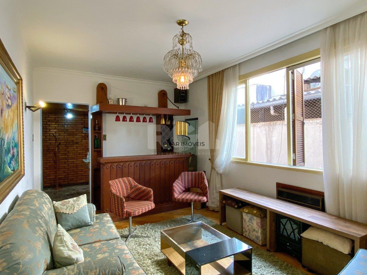 Apartamento 3 dormitórios, sendo 1 suíte, com 2 salas de estar, junto à Praça da Matriz