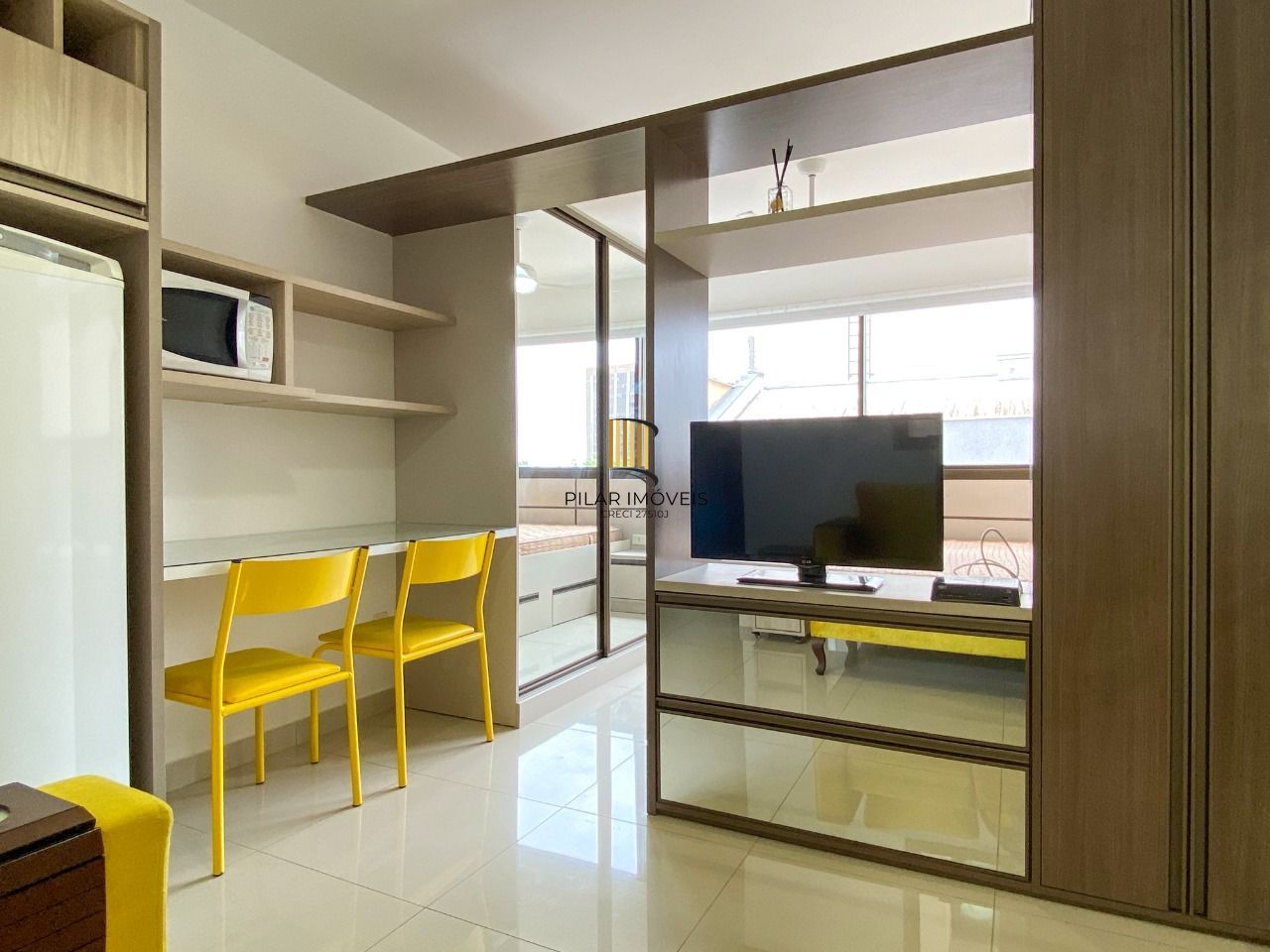 Apartamento mobiliado com vista para o Guaíba no Centro Histórico - Pilar Imóveis