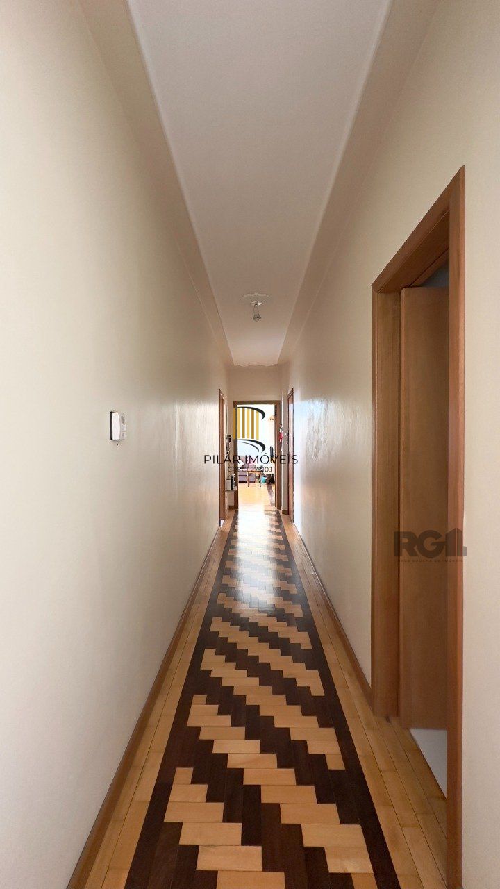 APARTAMENTO 3 DORMITÓRIOS, DE FRENTE E REFORMADO, NO CENTRO HISTÓRICO
