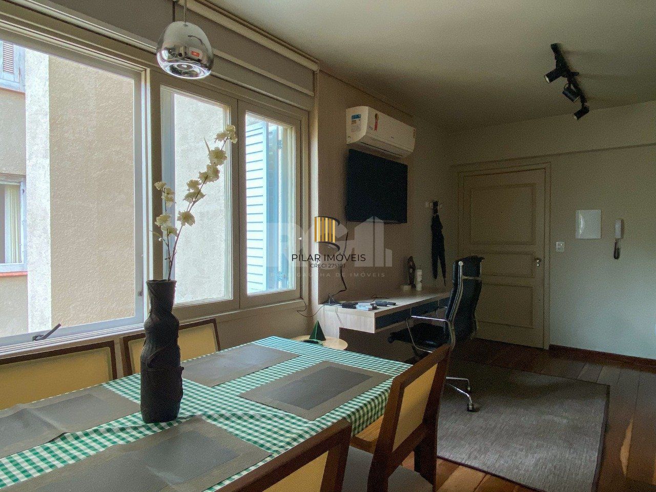 Apartamento mobiliado, localizado no Centro Histórico, próximo ao Cais Embarcadero