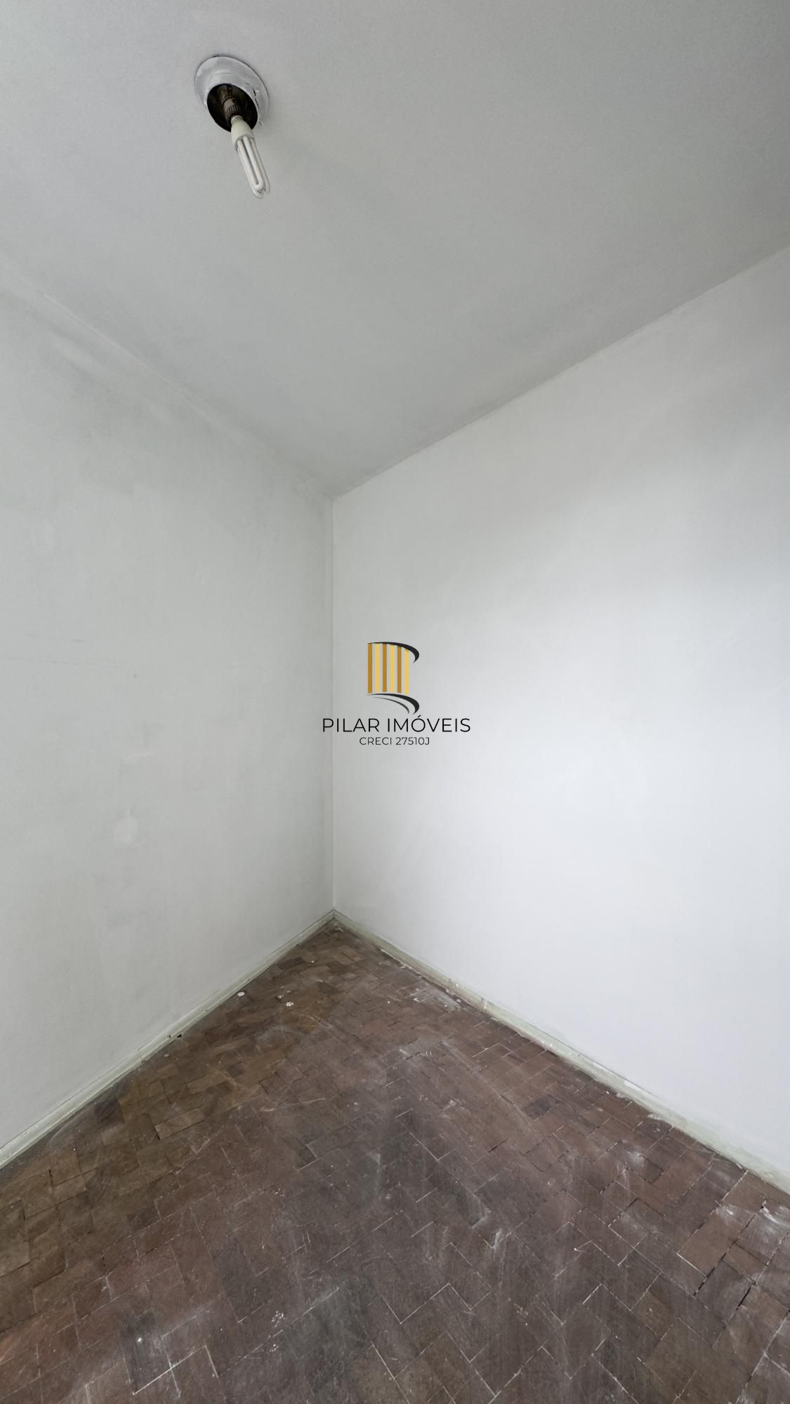 Apartamento 2 dormitório com dependência e vaga de garagem no Centro Histórico