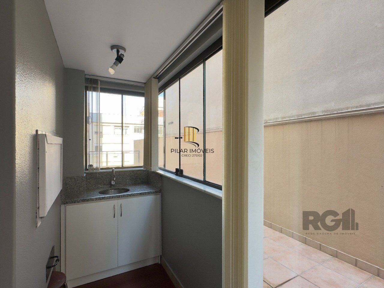APARTAMENTO GARDEN, 2 DORMITÓRIOS E 1 VAGA DE GARAGEM COM ÓTIMA LOCALIZAÇÃO NO MOINHOS