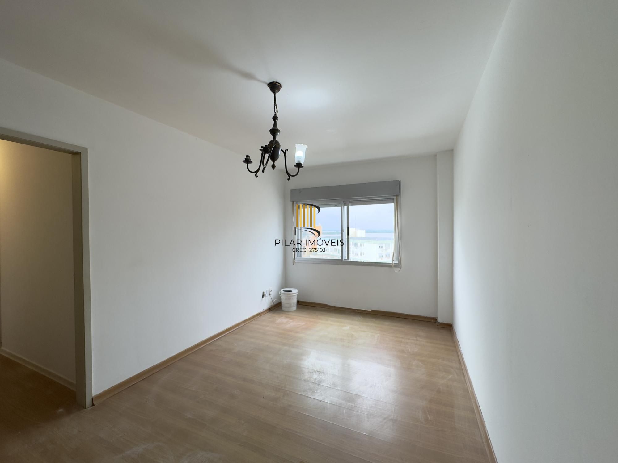 Apartamento 2 dormitório com dependência e vaga de garagem no Centro Histórico - Pilar Imóveis