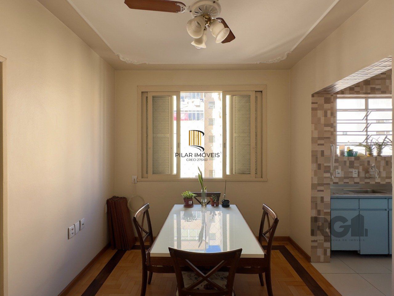 APARTAMENTO 3 DORMITÓRIOS, DE FRENTE E REFORMADO, NO CENTRO HISTÓRICO