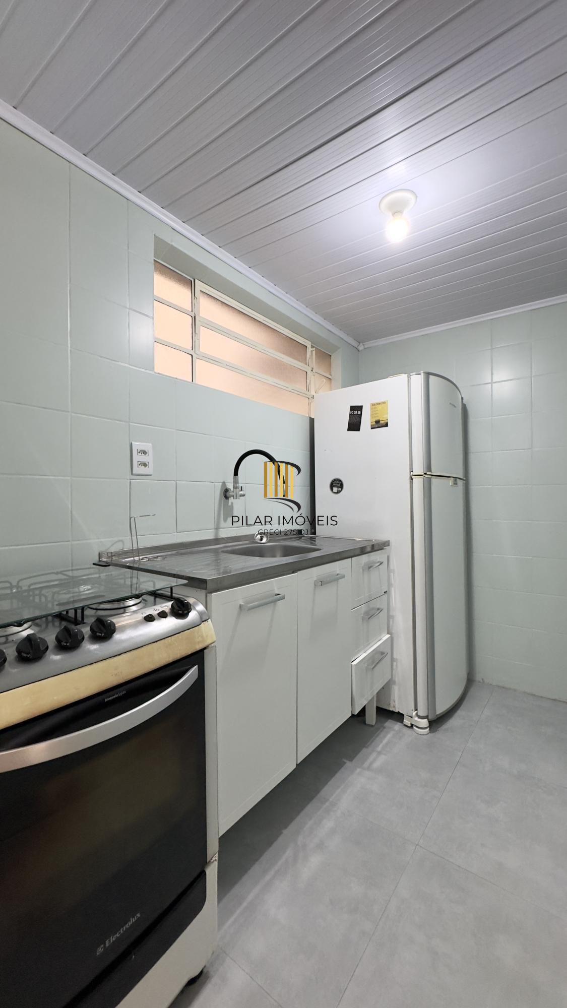 APARTAMENTO MOBILIADO 1 DORMITÓRIO PRÓXIMO AO GASÔMETRO NO CENTRO HISTÓRICO