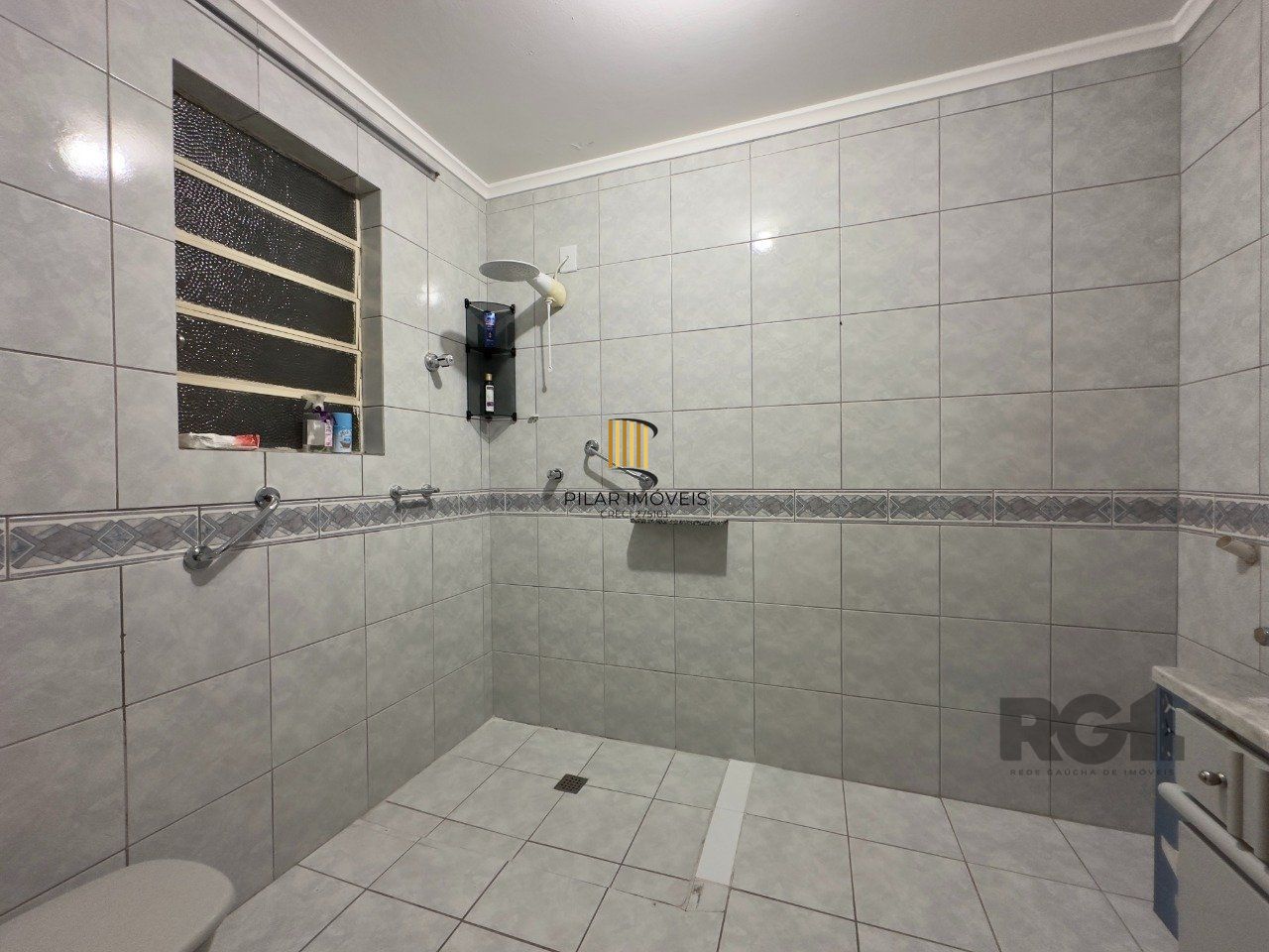 APARTAMENTO 3 DORMITÓRIOS, DE FRENTE E REFORMADO, NO CENTRO HISTÓRICO