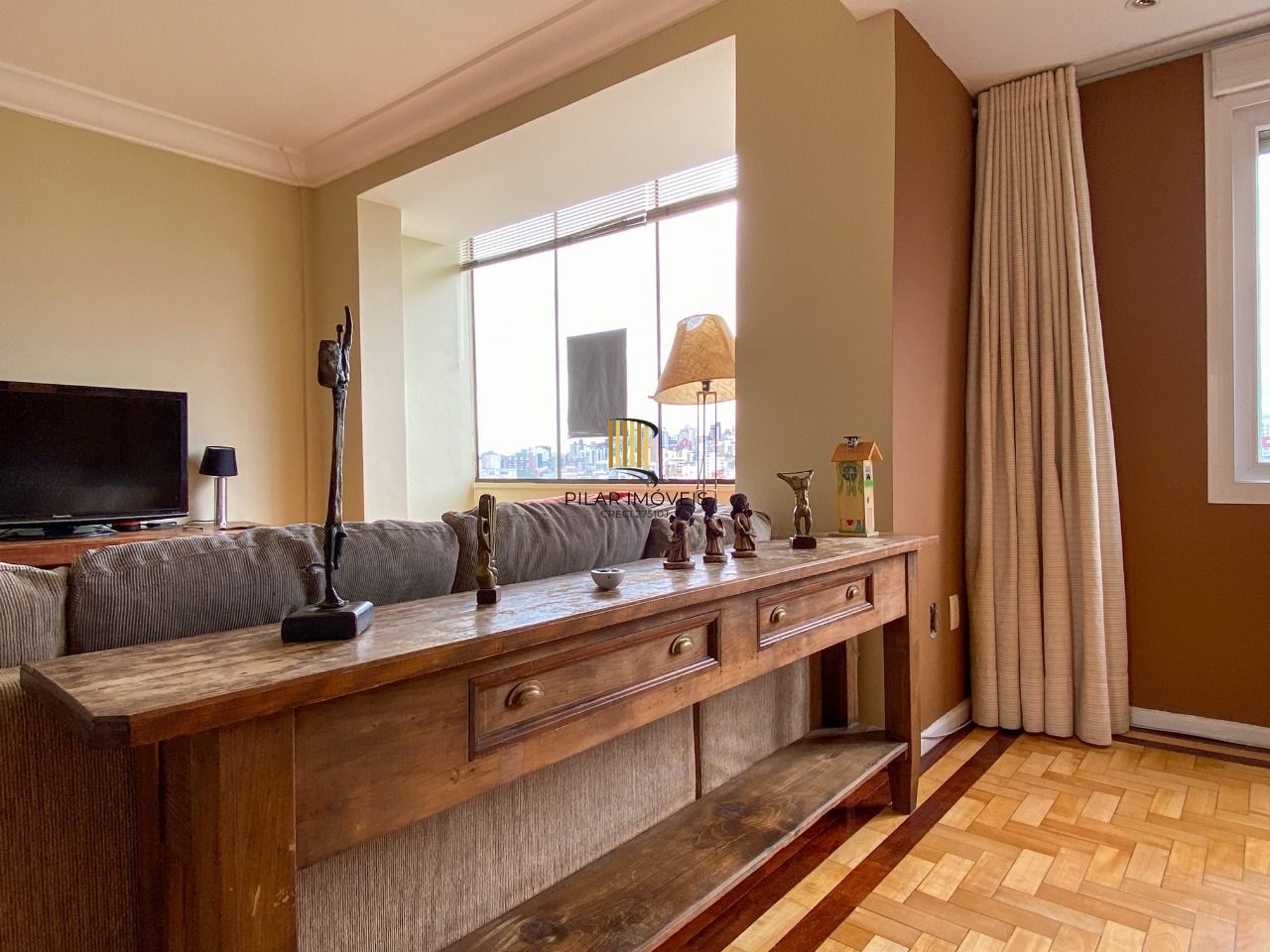 Apartamento 2 dormitórios, com linda vista, em frente ao Hospital de Clínicas