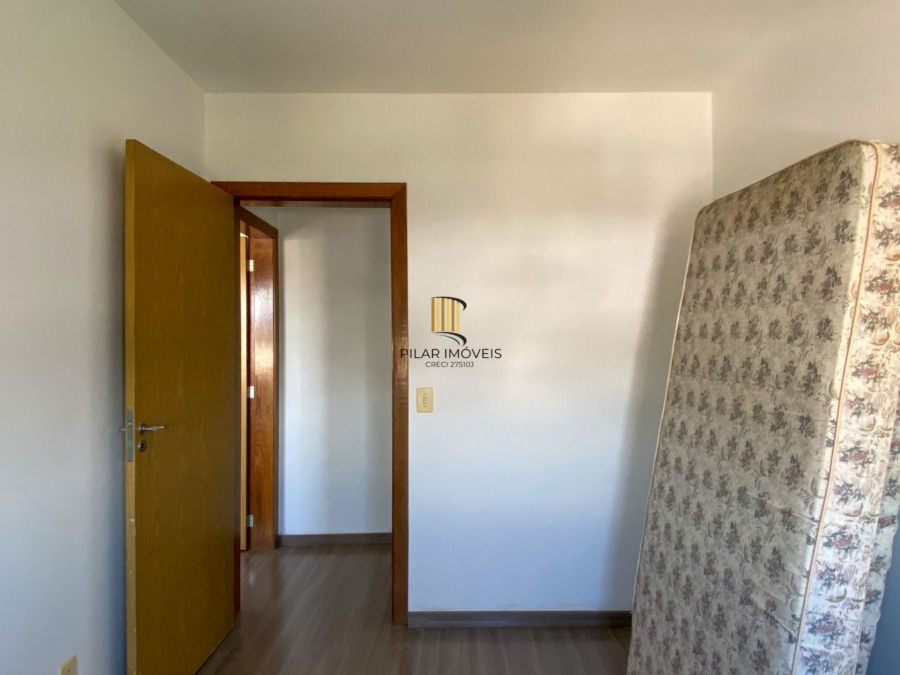 Apartamento 2 dormitórios, com vaga de garagem na Avenida Cavalhada