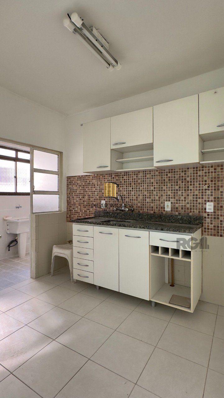 COBERTURA COM 174M², DE FRENTE, 3 DORMITÓRIOS, EM ÓTIMA LOCALIZAÇÃO NO MENINO DEUS